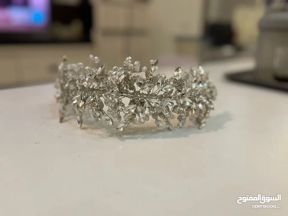 للعرايس مستعمل مرة واحدةHeadpiece