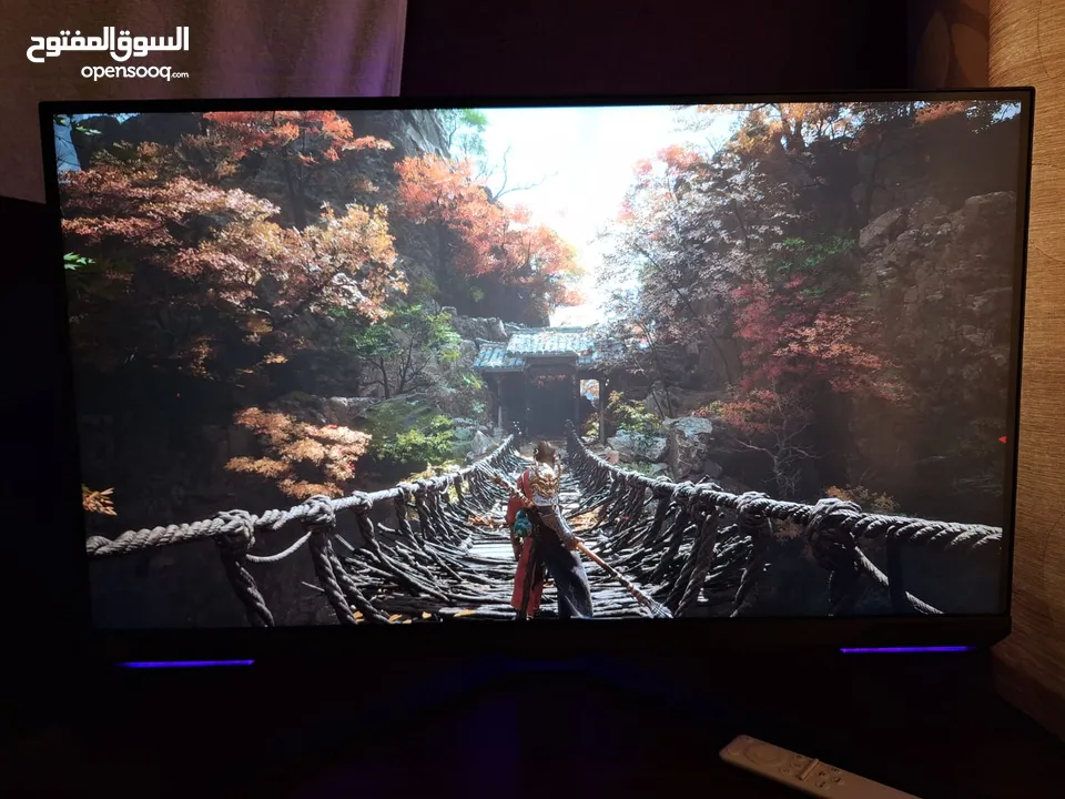 شاشه Samsung odyssey g7 4k نظيفه بكرتونها وجميع اغراضها والضمان موجود