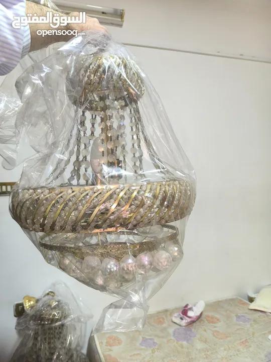 ثريات كىيستال مستعمل بحاله متوسطة