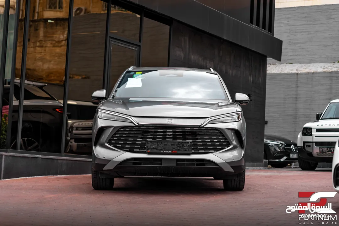 BYD سونغ L...أعلى فئة فل كامل جميع  الاضافات محرك1500 يقطع 1200كيلو وبطارية تقطع 150 كيلو بالشحنة