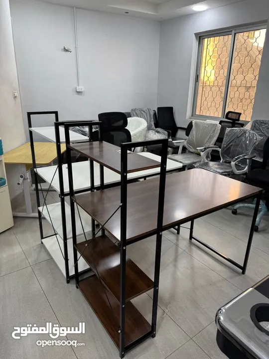 افخم الموديلات من طاولات اللابتوب بمواصفات مميزة إمكانية التحكم بالارتفاع/ قابلة للطي / احجام مختلفه