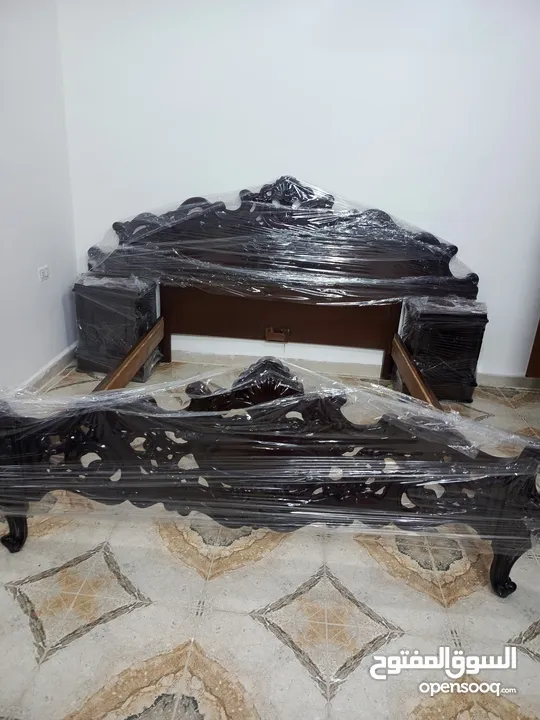 غرفة نوم ماستر XL لقطه خشب زان وقشرة بلوط بحالة الوكالة موجوده في السلط
