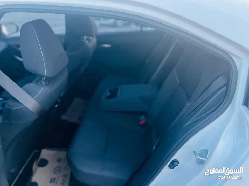تيوتا كورولا هايبرد ترخيص 2022 فل بدون فتحة مميزة  ماتور 1800cc ( بنزين + كهرباء) 170Hp