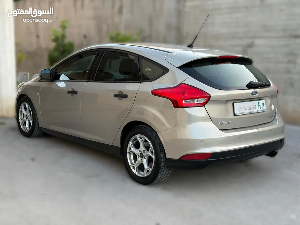 سيارة فورد فوكس 2016 بوضع ممتاز للبيع كاش بداعي السفر