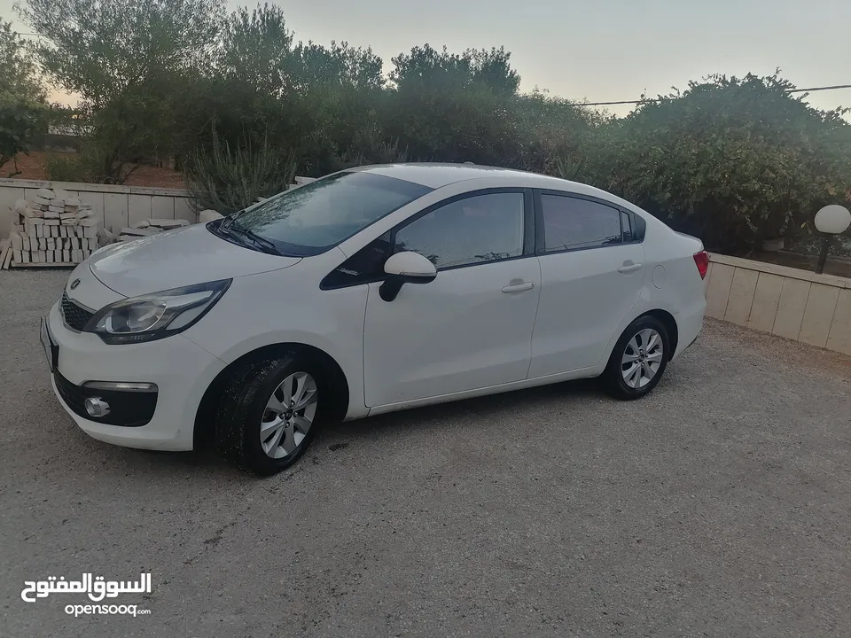 كيا ريو / موديل 2017 / بنزين / ماتور 1400 / عداد قليل / فحص نخب
