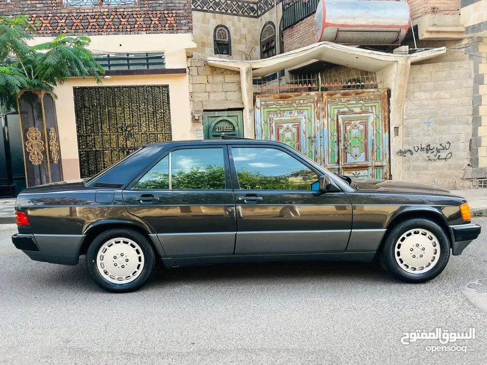 مرسيديس E190 موديل 1993