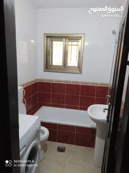 ثلاث غرف نوم مفروشة