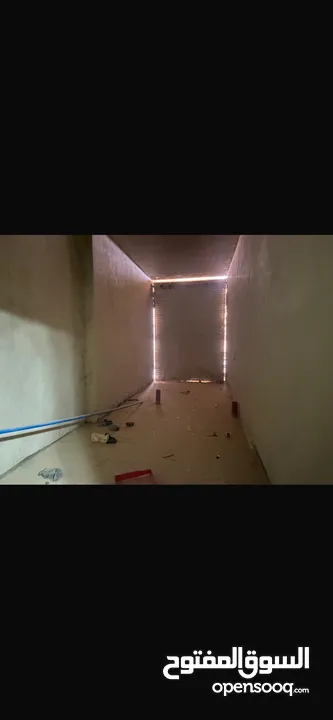 محل مع مساحة خارجية مبلطة مشتلفوت