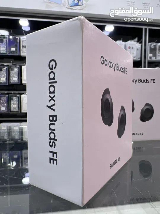 Samsung Buds FE ( NEW ) سماعات سامسونج الاصلية بودز اف اي جديدة مسكرة  متوفرة باللون الابيض و الاسود