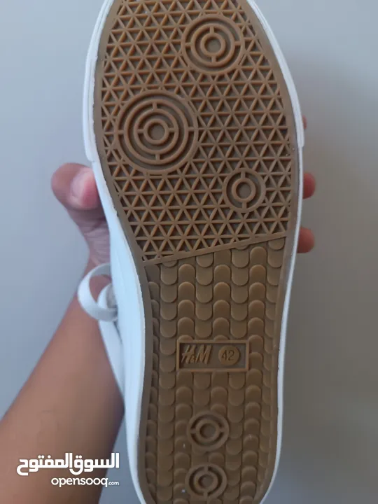 shoes h&m مستعمل بحالة الوكاله ملبوس فقط مرتين للبيع