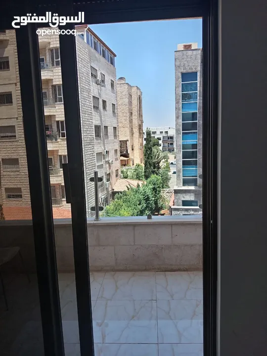 شقة للبيع من المالك مباشرة في خلدا خلف سجاد صيدا طابق ثاني شرقية 3 نوم مساحة 133م