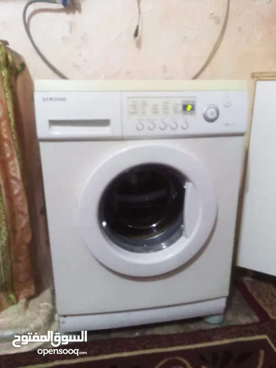 متاح غسالة سامسونج مستعملة بحالة ممتازة جدا للبيع اقرء الوصف