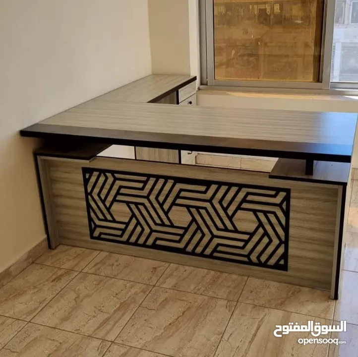 مكتب مدير مع جانبية وادراج وطاولة توصيل مجاني.. لامينيت للأثاث المكتبي  أعلى جودة واقل الأسعار