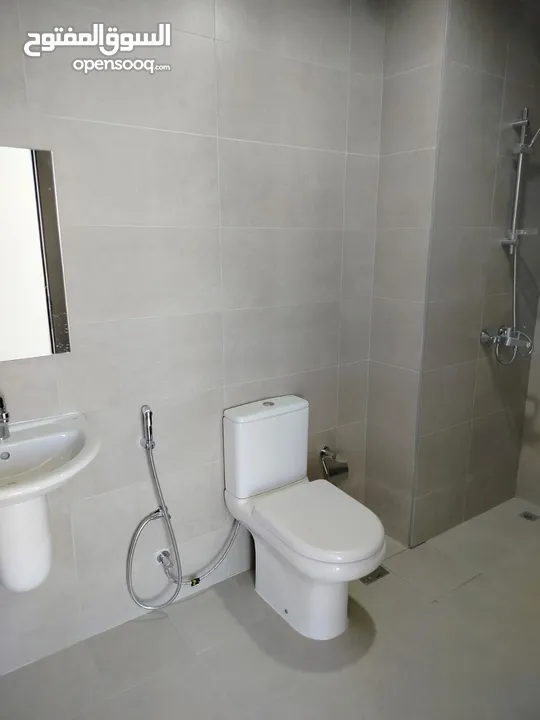 شقة للايجار في بوشر قريب عمان مول - Flat for rent in Bowshar Near Oman Mall