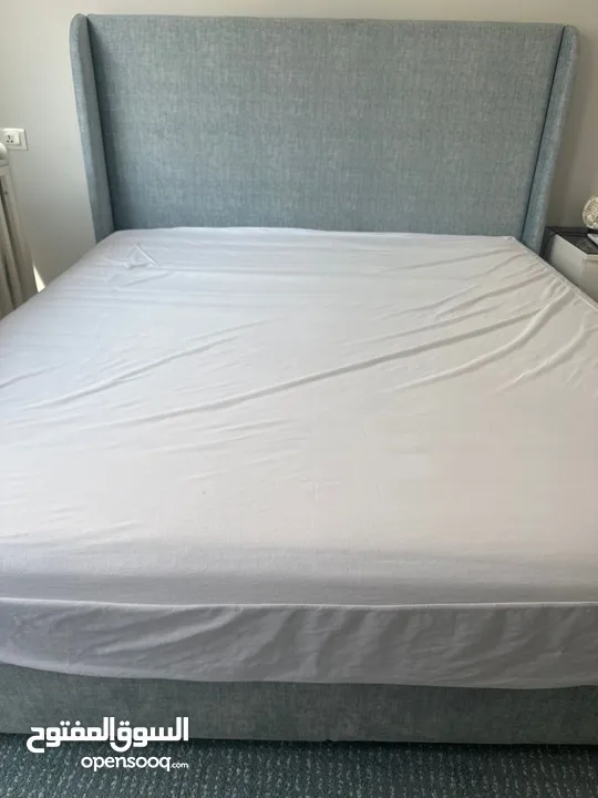 King side Bed
