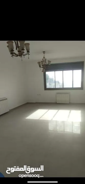 ثلاث غرف نوم غير مفروشة للايجار