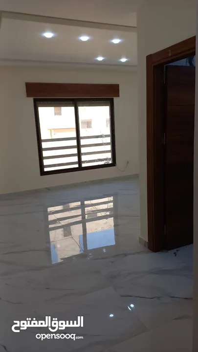 شقة طابق اول للبيع ضمن مشروع جديد في اجمل مناطق الجبيهة المنصور مساحة 150 متر مطله السعر ؟؟؟؟؟؟