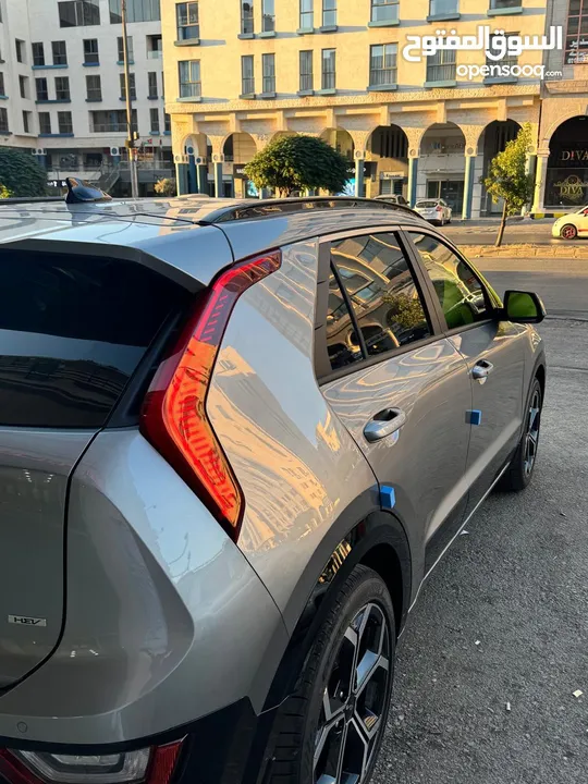 كيا نيرو 2025 Kia niro للإيجار ب افضل الأسعار مكتب الصقر الأسود لتأجير السيارات.