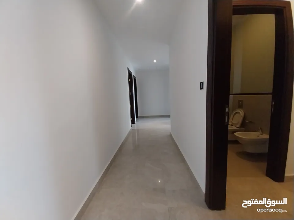 شقة للإيجار في دير غبار  ( Property 34132 ) سنوي فقط