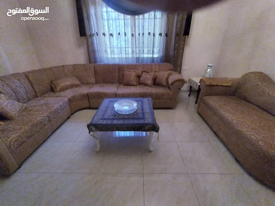 للبيع طقم كورنر مستعمل بحالة الممتاز. مستعمل من قبل شخصين فقط.