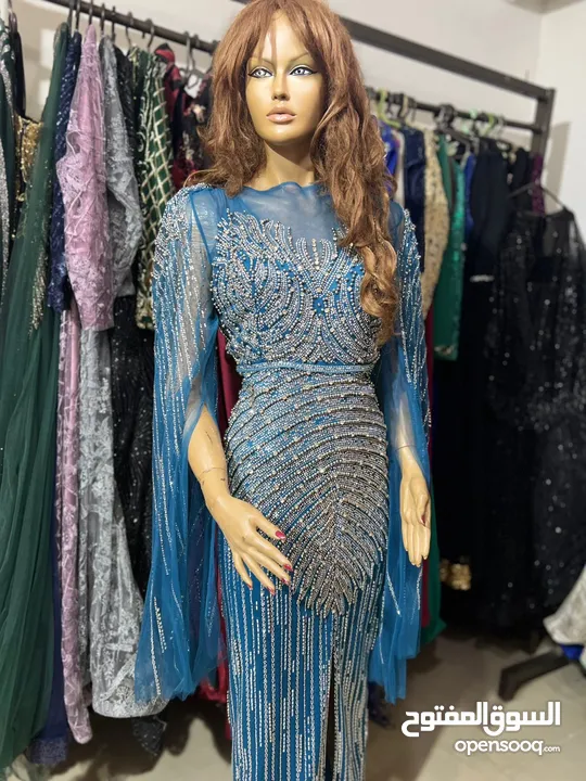 فساتين للبيع بسعر مغري