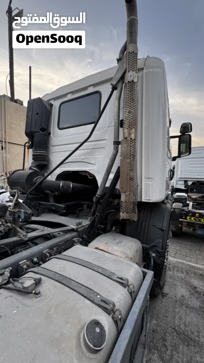 راس شاحنة سكانيه G460 سكس ويل خليجي مديل 2016 بحالة ممتازة جداً لدينا جميع انواع الشاحنات والمعدات