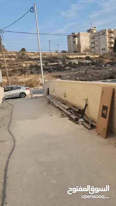 -شقه سكنيه بناء عظم واقع اسكان الطله الغربيه القائم على قطعه ارض 363 حوض 13 من اراضي بير زيت