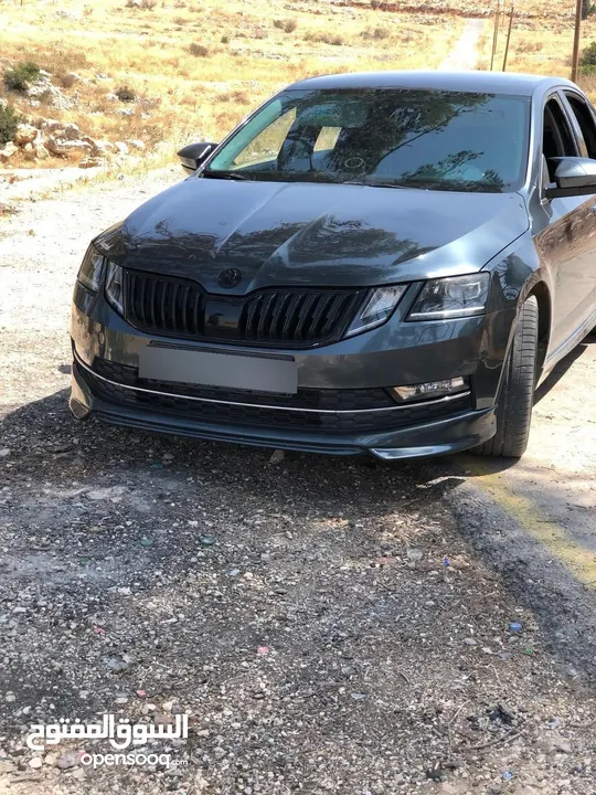 أوكتافيا  أوتوماتيك بنزين  بودي وماتور وجير نخب فقط طلاء غطاء محرك وجناح أمامي أيمن