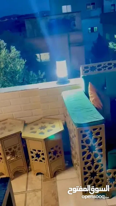 غرفه نوم مستعمله مع بردايه وقطعه موكيت شاقي و طقم مجلس مستعمل لون اخضر