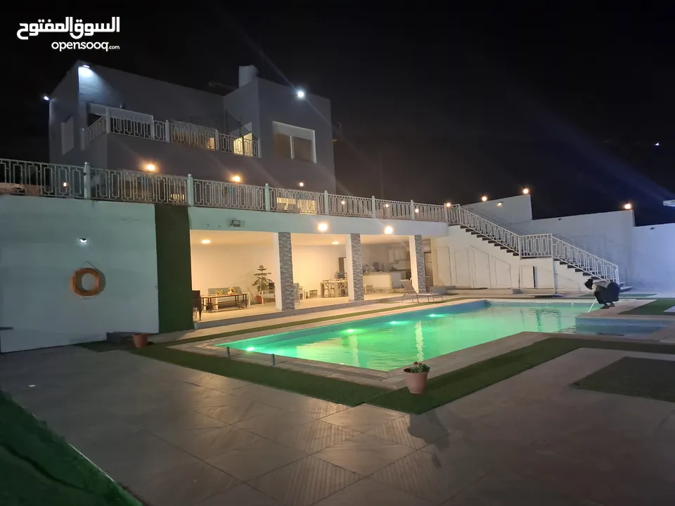 مزرعه شاليه للايجار على طريق عمان جرش المصطبه تبعد عن صويلح وشارع الاردن وابو نصير 20 دقيقة