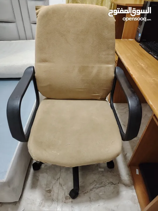 Big office desk comes with chair