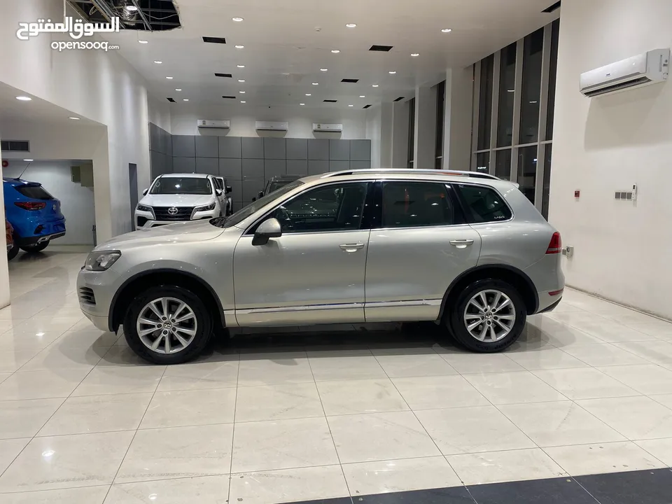 Volkswagen Touareg 2014 (Gold)