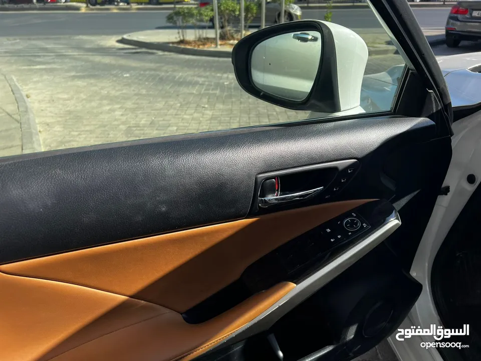 لكزس Lexus IS300h 2016