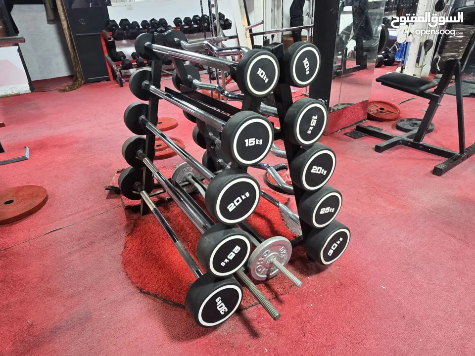 نادي حديد كامل الاجهزة