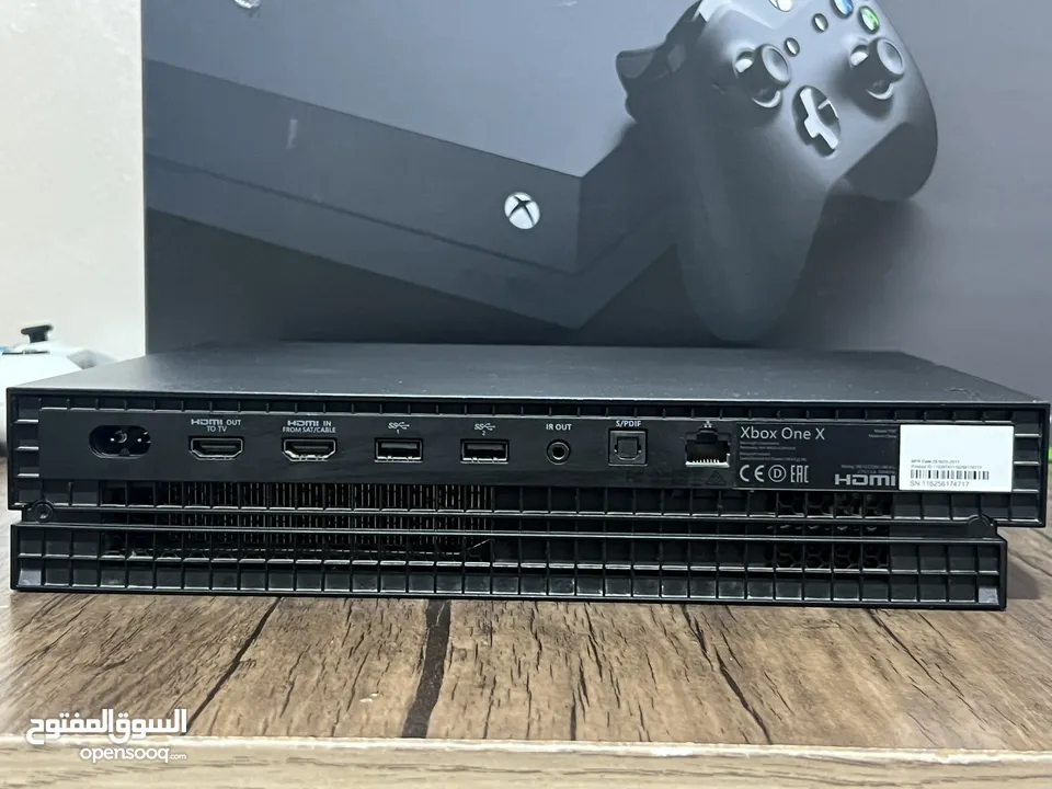 جهاز Xbox One X بحالة الجديد مع كرتونته
