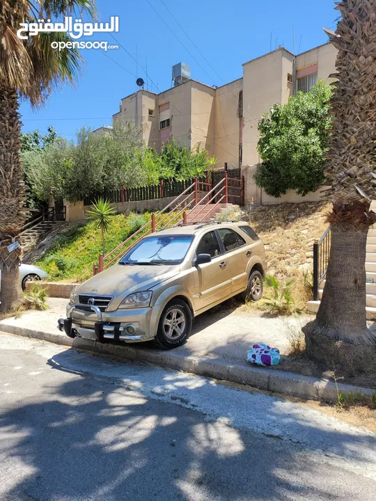 كيا سيرينتو جيب.بحالة ممتازة مش ناقصها شيء.كاش او اقساط