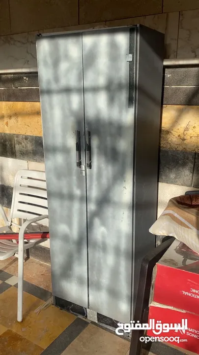 طقمين كنب وبرادي وسجاد وطاولات