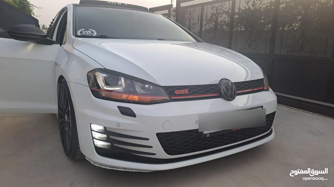 البيع كككاش فقط بسبب السفر جولف gti mk7 2015 fullllll الماني مش خليجي