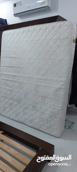 Mattress deluxe comfort used  189x200 only 15 omr