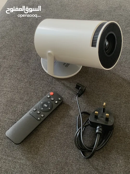 High quality HD Wifi projector Transform any room into a theatre and enjoy your popcorns