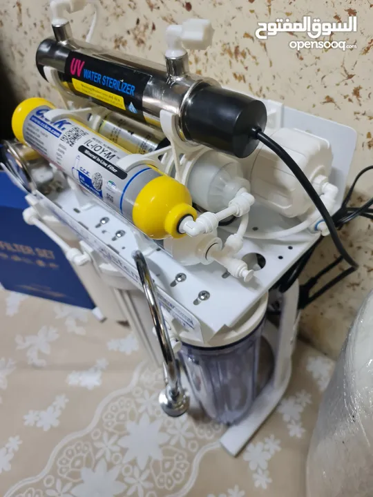 فلتر مياه تايواني حفر 9مراحل مع UV وساعه ضغط وستاند بسعر مغري
