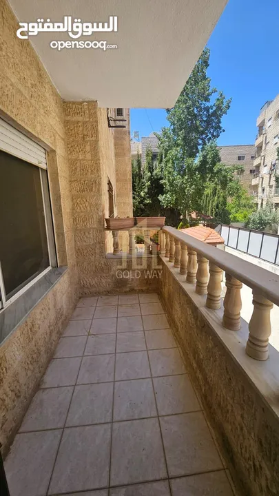 في أجمل مناطق خلدا(بالقرب من روان كيك) عمارة عائلية تملك شقة طابق أول 140م بسعر مميز/ ref 9507