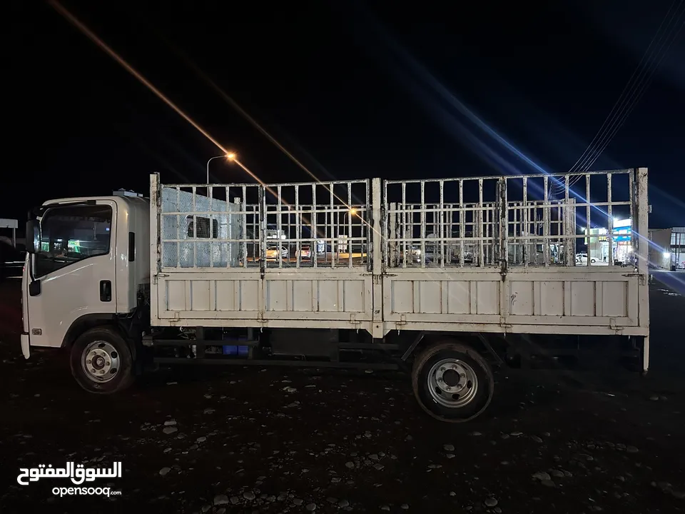 شاحنات نقل عام مسقط صلالة الدقم البريمي سلطان سهيل للنقل السريع اللوجستي