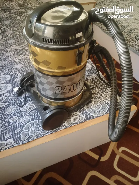 مكنسه كهربائيه جديده برميل 2400w  بسعر مغري وقابله للتجريب والمعاينه قبل الشراء