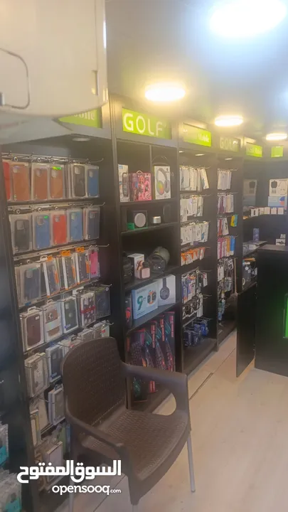 محل للبيع بنص السوق والحركة بسعر مغري جدا بداعي عدم التفرغ وفرصة لسفر بجانب مطعم هاشم السياحي