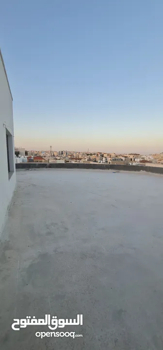 شقة وروف دوبلكس للبيع في خلدا مع تراسات واسعة مطلة جديدة بسعر مميز