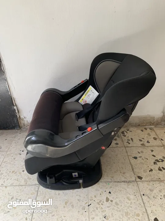 مقعد أطفال للسياره car seat  بحالة الوكالة سبب البيع عدم الحاجة