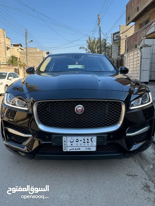 جاكوار F pace RDynamic وكالة سردار بعدها بالضمان اللون اسود عليهة PPF الداخل لونين ماشية 26000km