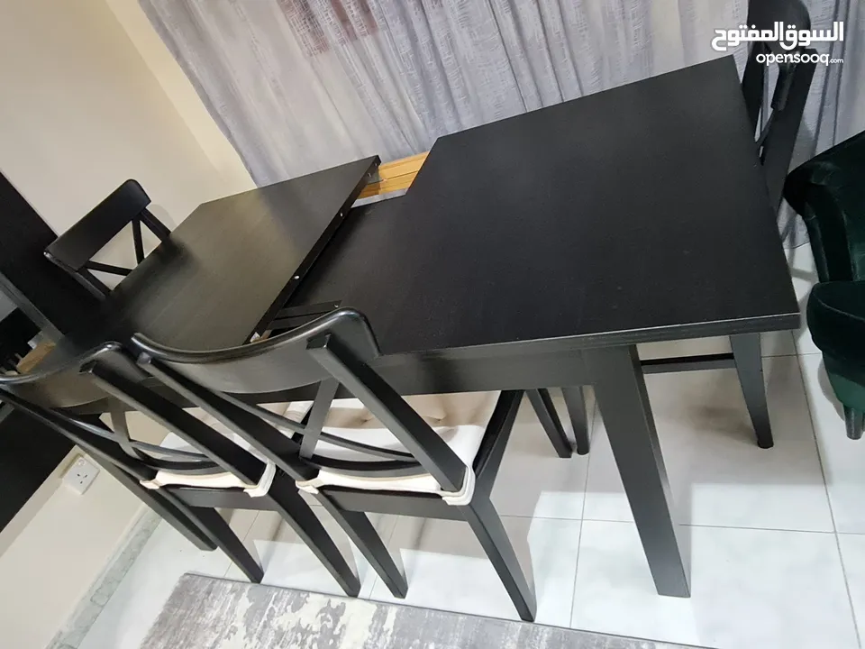 Extendable Dining Table +4 chairs +Bench IKEA