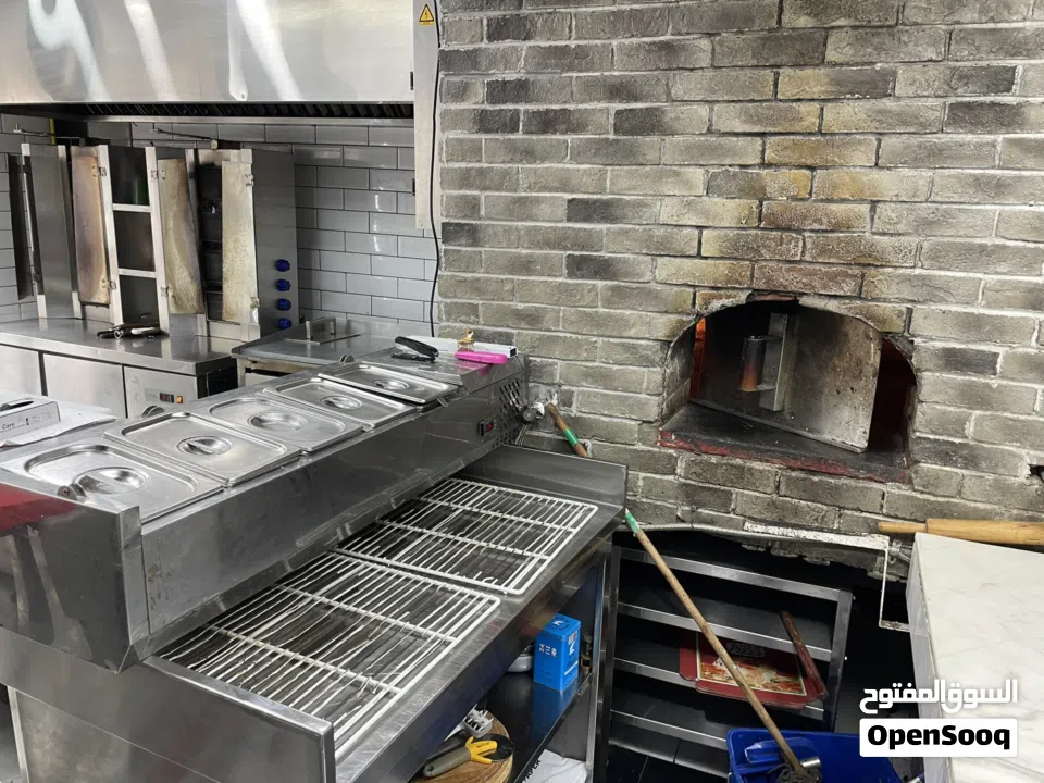 للبيع مطعم سوري متكامل في موقع مميز بعجمان